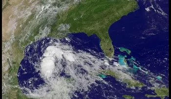 Autoridades mexicanas vigilan huracán Carlos 