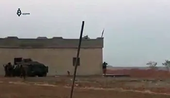 Un terrorista suicida de ISIS no supo cuándo activar un explosivo y voló por los aires
