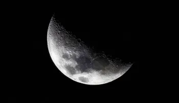 Exfuncionario de la NASA promete revelar un "oscuro secreto" sobre la Luna