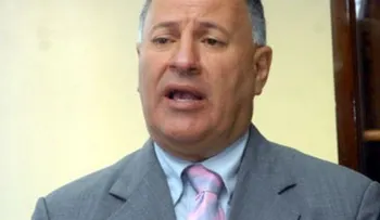 Someten alcalde de Santiago por tala árboles