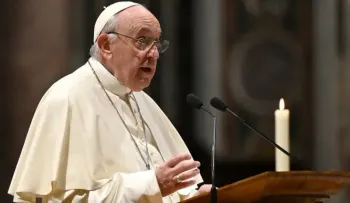 "Gastar en armas ensucia el alma, el corazón y la humanidad", dice el papa Francisco
