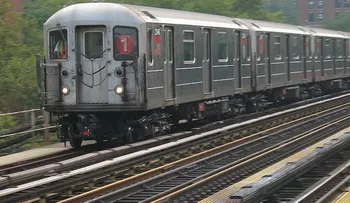 Autoridades NY instalarían cámaras en vagones trenes para combatir crimen