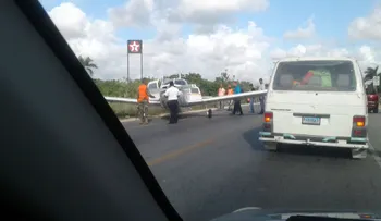 Avioneta aterriza de emergencia en carretera Punta Cana-Miches