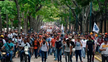 Oposición y oficialismo se toman de nuevo las calles en Venezuela para pronunciarse sobre la Constituyente