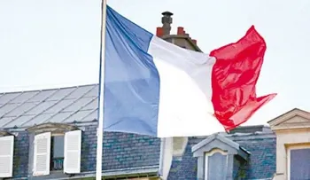 Persiguen dos hermanos por atentado de Francia