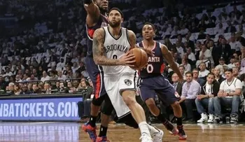 Nets ganan en tiempo extra y empatan serie ante Hawks 