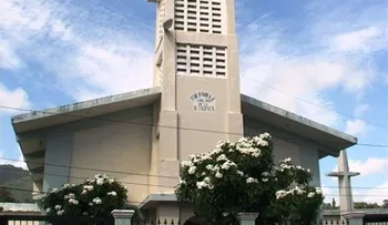 Ladrón golpea salvajemente a golpes a sacerdote que lo sorprendió robando 
