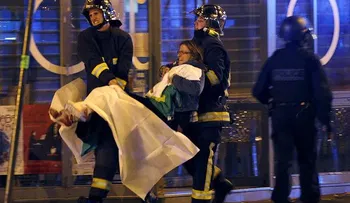 Imágenes espeluznantes de la larga noche de terror en París