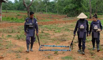 EE.UU. anuncia un paquete de 90 millones de dólares para eliminar bombas sin explotar en Laos