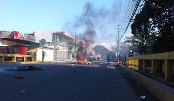 Queman neumáticos y lanzan basura a las calles en SFM en protestas por contra Marlin Martínez