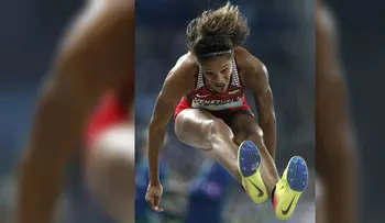 Medallista olímpica venezolana firma con el equipo atlético del Barcelona FC