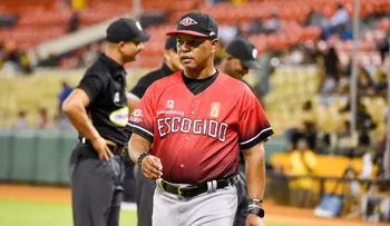 Jeremy Rhoades abrirá la temporada por los bicampeones nacionales