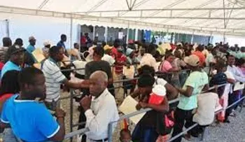 Está de acuerdo que Abinader legalice haitianos indocumentados y que vacunen los que viven en la vecina nación