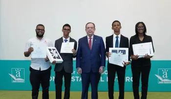 BCRD premia a ganadores de su XIII competencia académica "Economistas del Futuro"