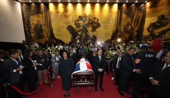 Rinden honores a Juan de los Santos en el Congreso Nacional