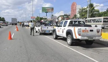 Un muerto y 14 heridos por accidente en Las Américas