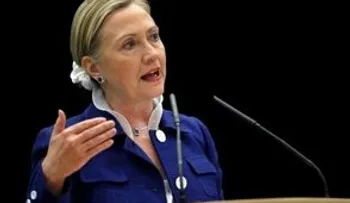 FBI logra orden registro sobre correos presuntamente vinculados con Clinton