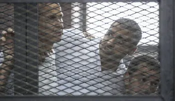 Presidente de Egipto indulta a periodistas de la cadena Al Jazeera