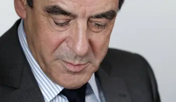 Candidato Fillon inculpado por la justicia a 40 días de presidenciales en Francia