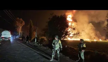 Presidente de México, AMLO, dará apoyo; momentos de tensión por larga espera para identificar víctimas explosión
