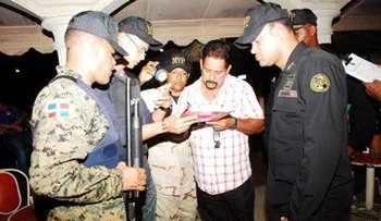 Incautan 14 armas de fuego y notifican 17 negocios