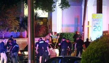 Hombre entra a iglesia de negros y mata a 9 a tiros