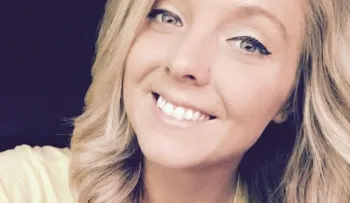 El horror: su novio casi le arranca la lengua a esta chica