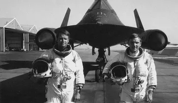 La tripulación que voló más rápido que una bala se reúne con su avión espía SR-71