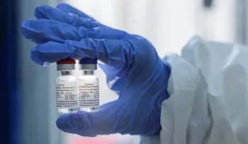 Científicos tratan de combinar las vacunas de la covid 19 y de la gripe en una sola