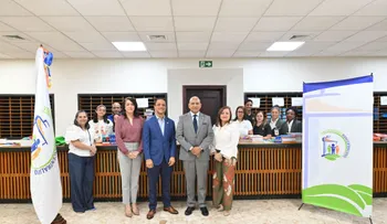 Voluntariado del Banco Central realizó una nueva jornada de venta de útiles escolares