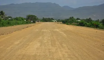 Trabas impiden completar avenida