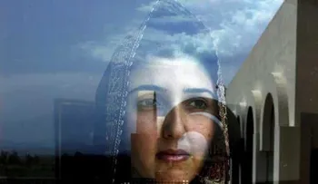 Prohíben comprar solas a las mujeres en el noroeste de Pakistán