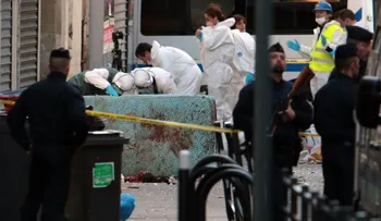 ¿El presunto cerebro de los ataques de París murió en el operativo policial?