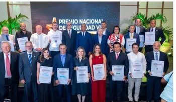 Intrant reconoce a 13 empresas por seguridad vial
