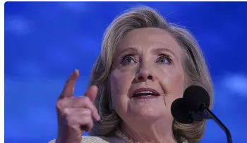 Hillary Clinton compara a Trump con Duterte y critica al Congreso
