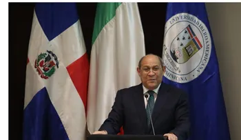 Santos Badía pide reinventar universidades ante revolución tecnológica