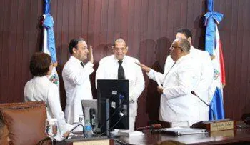 Cámara de Diputados juramenta a Abel Martínez como presidente