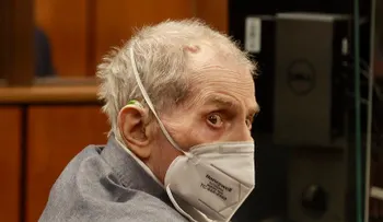 Hospitalizan por covid-19 al millonario empresario Robert Durst, tras ser condenado a cadena perpetua por asesinato