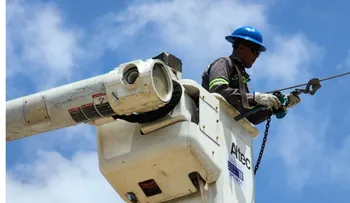 Edeeste refuerza servicio eléctrico en Boca Chica