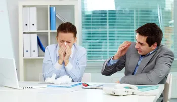 ¿Cuánto dura un germen en el aire tras un estornudo?
