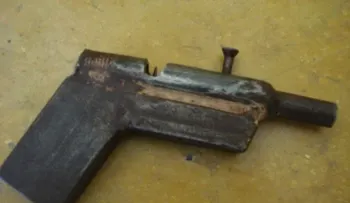 Hallan dos armas de fabricación casera en baño de hospital 