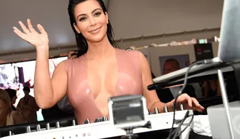 Desnudo de Kim Kardashian desata una guerra entre celebridades