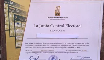 JCE entrega certificado a los que votaron primera vez