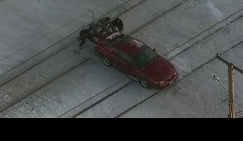 Conductor se salva de milagro de morir arrollado por un ferrocarril (VIDEO)