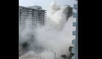 Colapsa un edificio en Miami Beach y hay una persona herida
