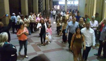La JCE entrega volantes con información de cómo conseguir la nueva cédula en NY 