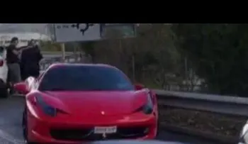Neymar estrella su Ferrari de 300.000 euros y sale ileso