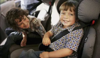 Lo que más molesta a los niños en los viajes por carretera: ¡tú!