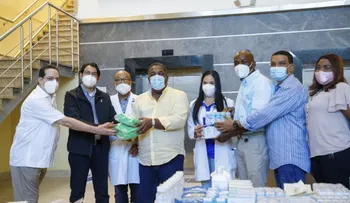 Gabinete de política Social entrega 29 millones de pesos en medicamentos a hospitales de Santiago