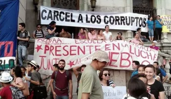 Guatemala se vuelve a levantar para protestar contra un Estado "podrido"